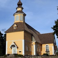 Längelmäen kirkko edestä. Valokuva: Raimo Lietsala