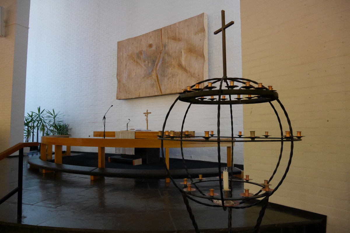 Avaa kuva isommaksi Oriveden kirkon lähetyskynttelikkö. Kuva: Miia Hietanen.